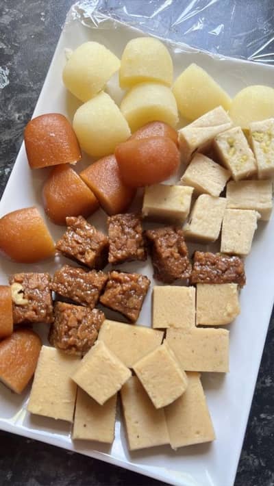 spa for girls ke Liye lakde available Hain