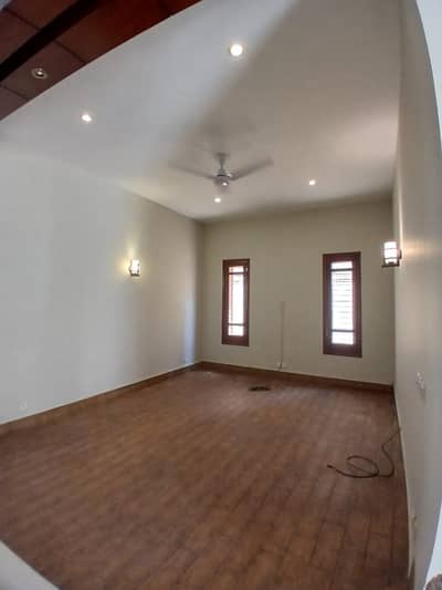 100yards Slightly Used Bungalow With Basement In Dha Phase 8