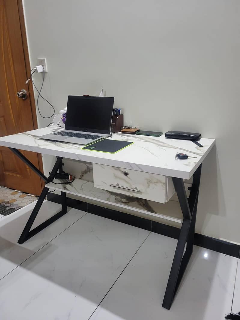 Computer Table 3