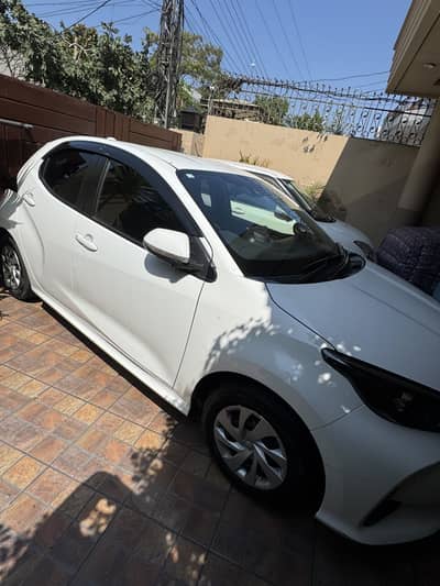 Toyota Yaris hatchback 03204112318