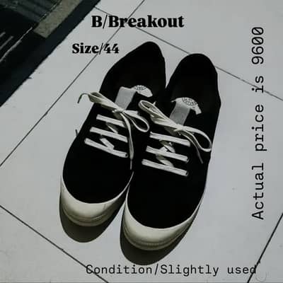 New branded Sandals and sneakers for sale.
