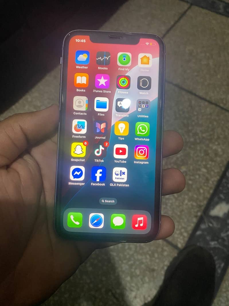 iPhone 11 6