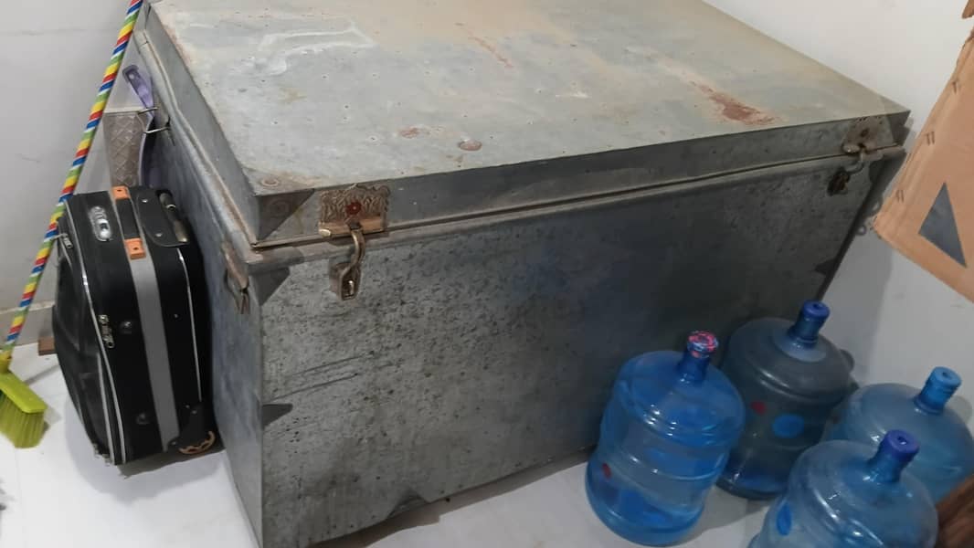 2 trunks medium size 0