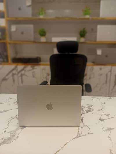 Macbook Pro 2020 Intel Core i7, 13.6 Inches,32GB Ram 512GB Ssd