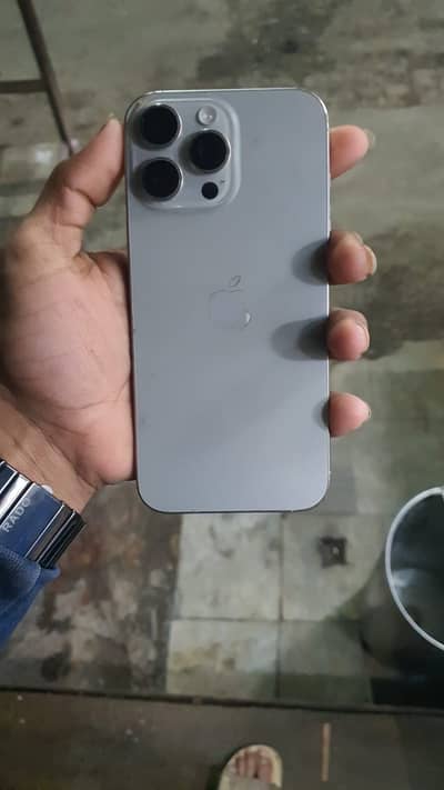 iPhone 16 pro max Canada jv