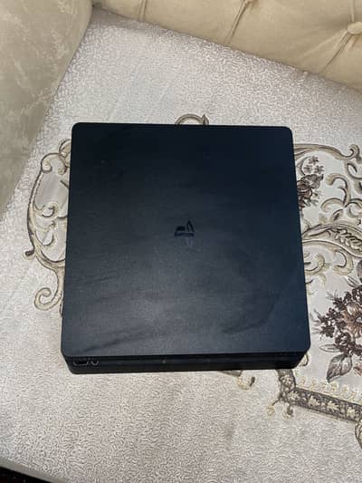 PS4 slim 500gb 3 controller 3 games
