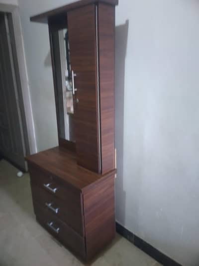 Dressing And Drawer Table