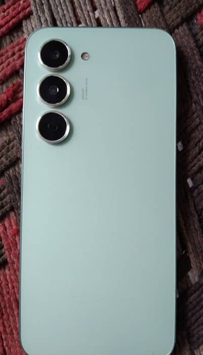 New Condition 16 GB RAM 256 GB MEMORY