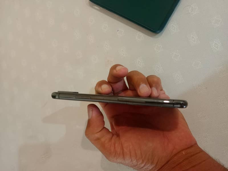 iPhoneX really mint condition 6