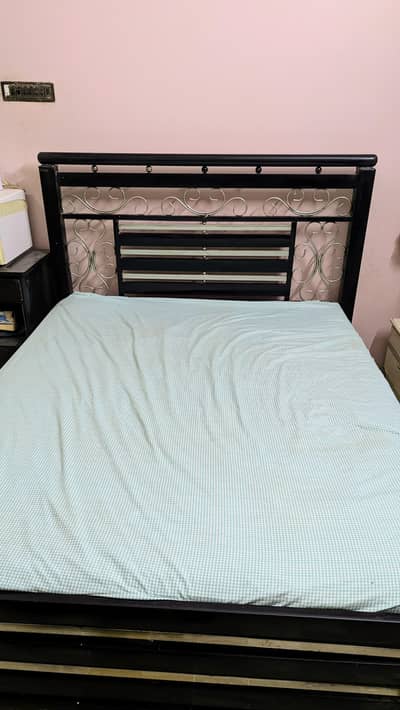 iron bed with moalti foam ( qeen size)
