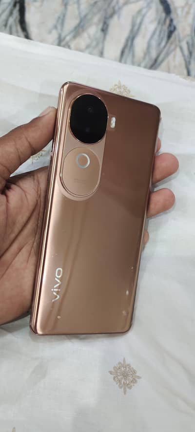 V40E with Original Charger and box