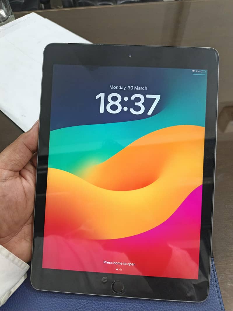 IPad 6th Generation 1