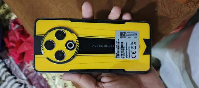 8 128 h koi masla nhi h all ok h box charger sath h