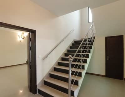 375 Square Yards House For Sale In Askari 5 - Sector J Karachi