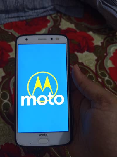 Moto Z Urgent Sale