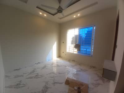 5 MARLA 4 BED ROOM HOUSE FOR SALE