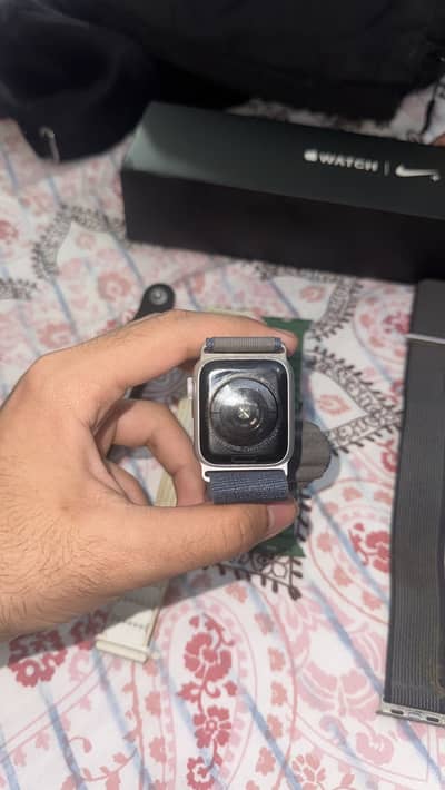 Apple watch series 4 nike addition