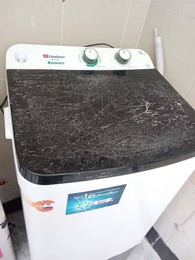 just one year used single tub Dawlance washing machine