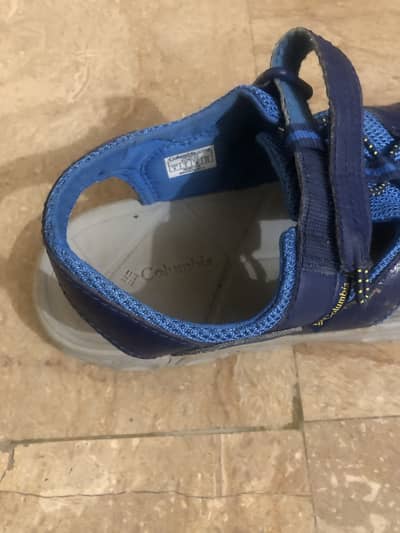 Orignal columbia sandals for boys used for 1 week