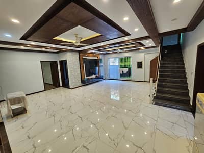 Facing Park 2 Kanal House