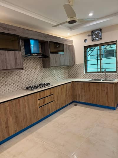 300 Square Yards House Is Available In Affordable Price In Askari 6