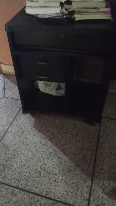 TV AND COMPUTER TROLLEY mobile counter