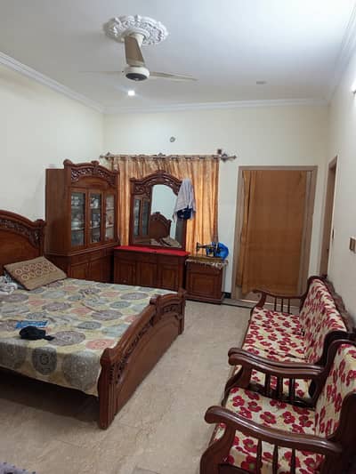 8 Marla Corner ( 30*60 in Block F ) Single Story House Available.