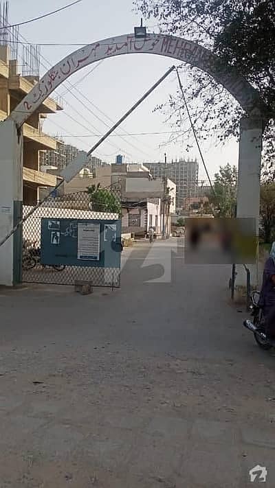 MEHRAN BANGLOWS SCHEME 33 NEAR TO MAIN SAADI TOWN ROAD SCHEME 33