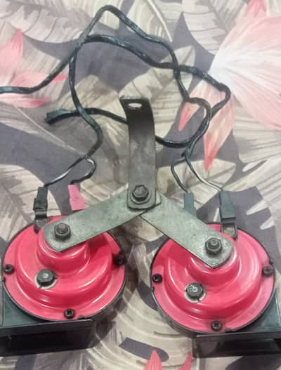 Serge Horn Air Inflator