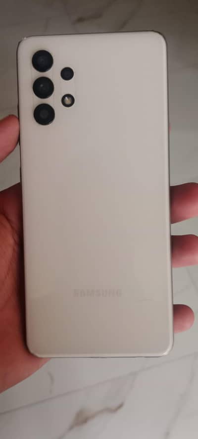 sumsung galaxy A32 ( 6gb / 128gb ) - slight scratch on back