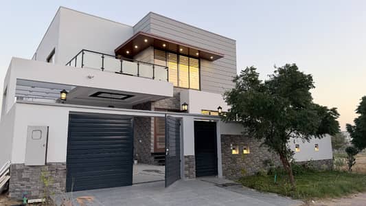 500 Sq Yd Designer 6-Bedroom Park-Facing Villa with Basement for Rent Precinct-4, Bahria Town Karachi, with Park, Mosque & Midway Commercial nearby close to Entrance.