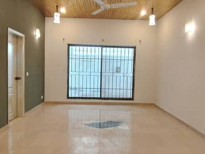 Lower portion for Rent on Khayaban-e-Iqbal.