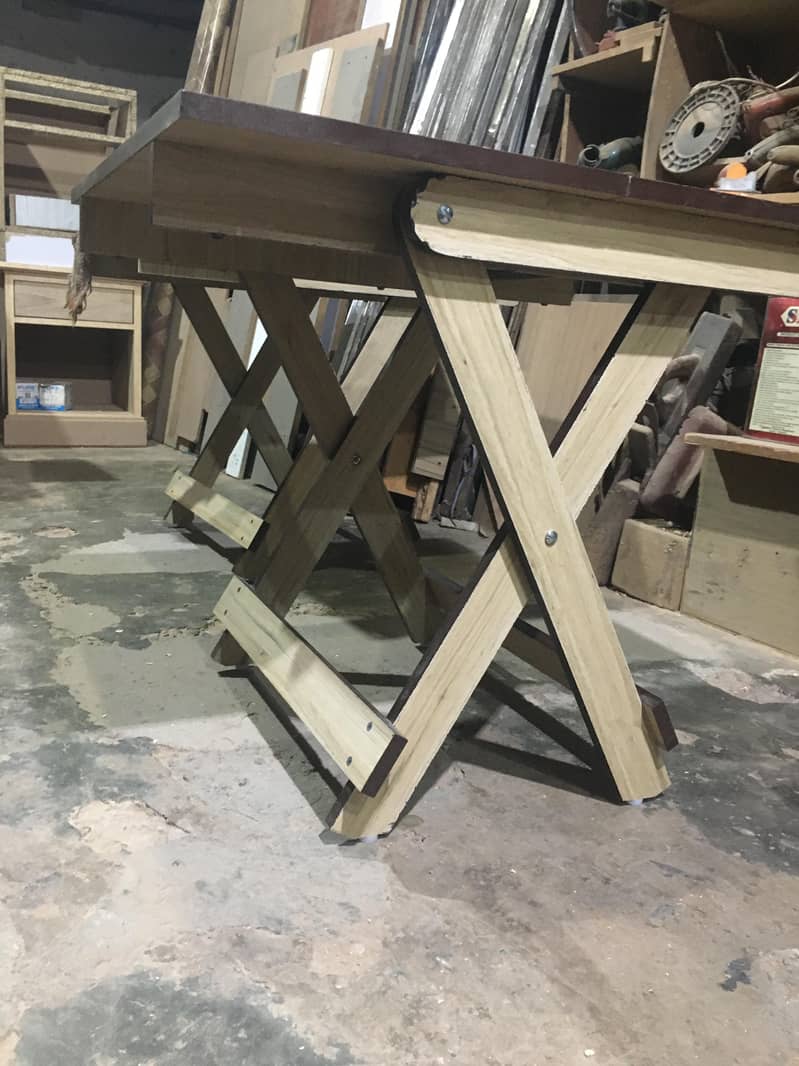 Folding Table 7