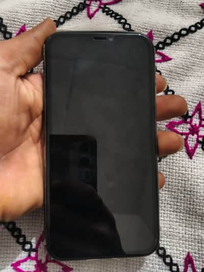 i phone 11 non pta 64 gb battery health 83%