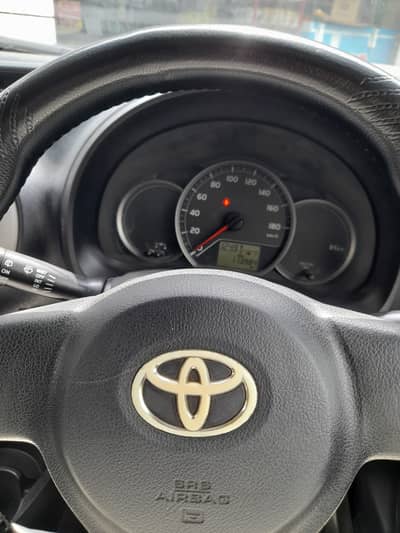 Toyota Vitz 2012