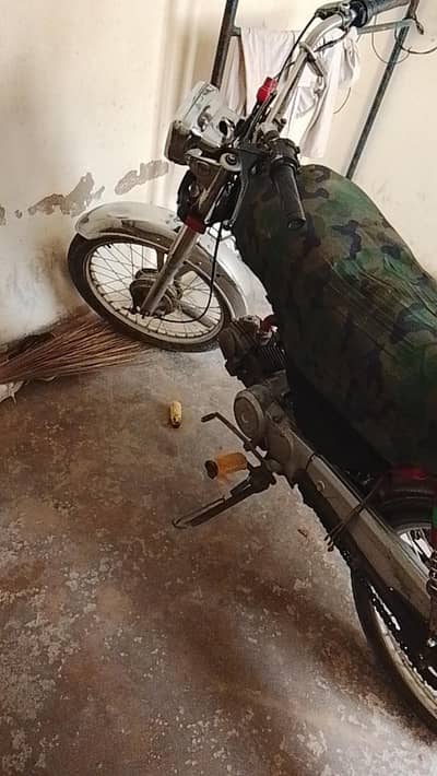 contact number what'sapp.  03282994903