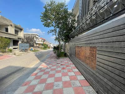 House For sale In Beautiful F-15/1