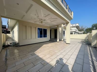 5400 Square Feet House In G-15 Of Islamabad Is Available For sale