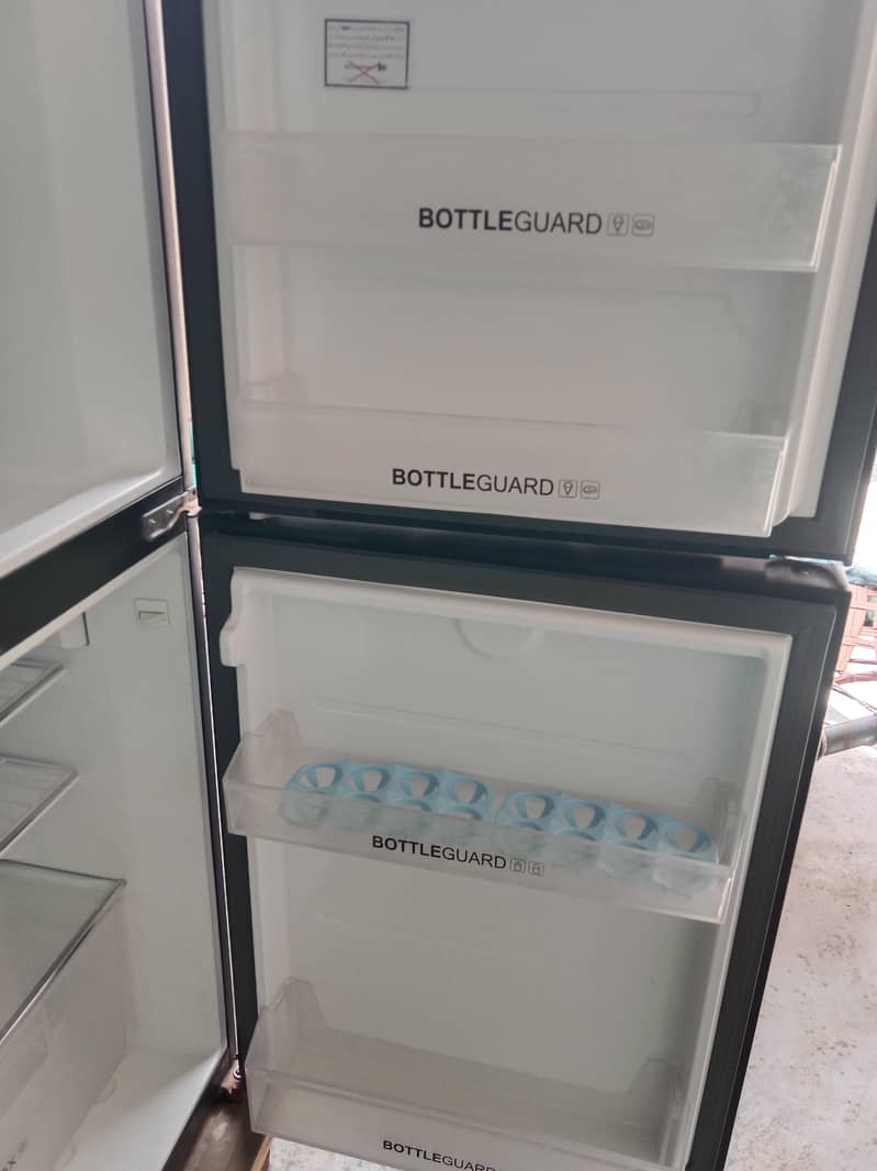 ایک سال ھوا ھے لئے ہوے بہت اچھی کنڈیشن ہے کنڈیشن 9/10 1