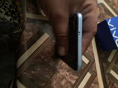 Vivo y33s with box urgant sale no exchange possible