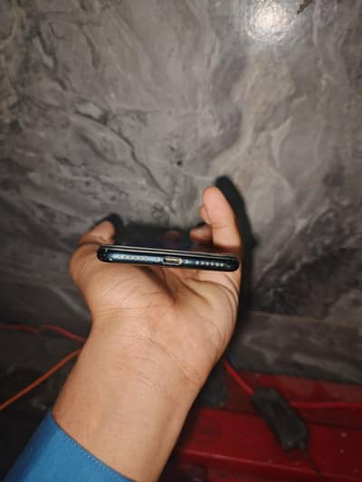 iphone 7 32gb 10/9 sell with only cable