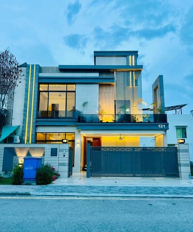 Ready To Buy A House 10 Marla In Lahore