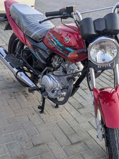 YB 125Z DX 2024 model only 6200 KM's driven All punjab numbar