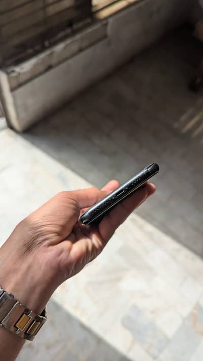 11 pro Max 256 gb dual sim PTA