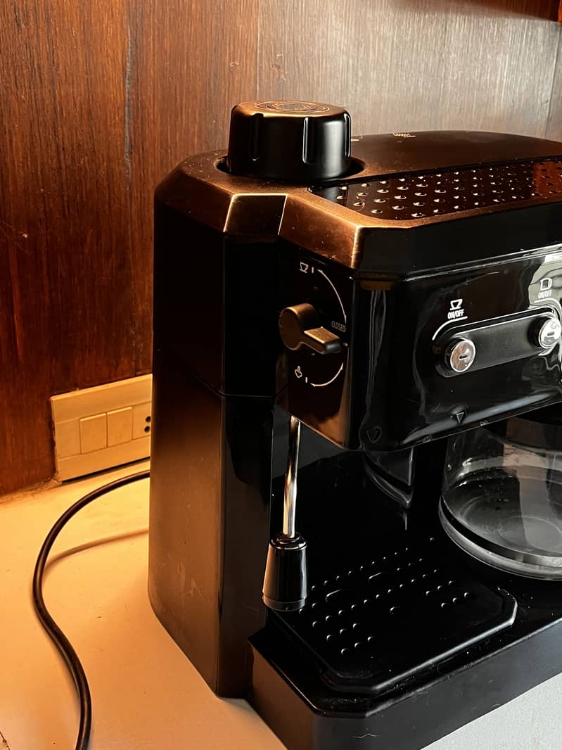 De’Longhi BCO320 Combination Coffee & Espresso Machine 1
