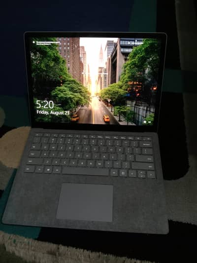 Microsoft Surface Laptop 6 i5 7th gen | 4k Touch Screen