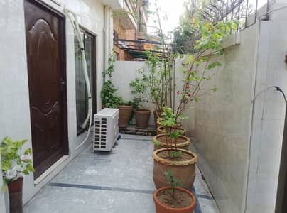 HOUSE AVALIABALE FOR SALE IN CAVALRY GROUND