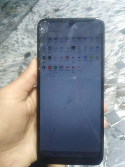 Non pta Mobile he Tach Thora sa tuta hoa h Bashir ka mobile h 19500