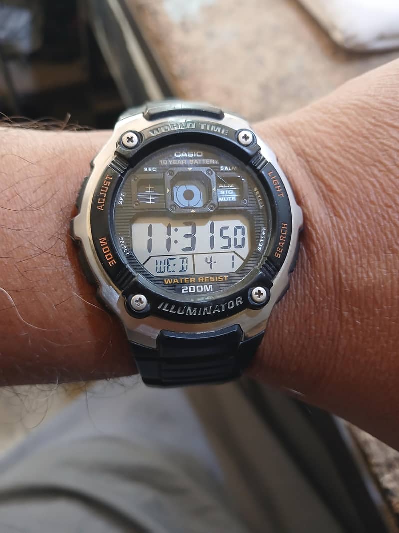 casio AE 2000 W 2
