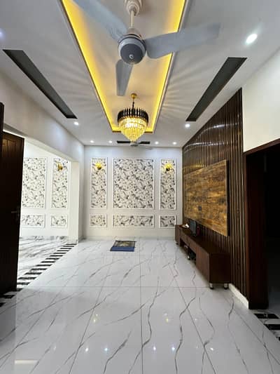 1 KANAL UPPER PORTION FOR RENT IN PCSIR STAFF COLONY COLLEGE ROAD LAHORE BIJLI PANI GASS AVAILABLE USE FOR FAMILY BRAND NEW TYPR PORTION